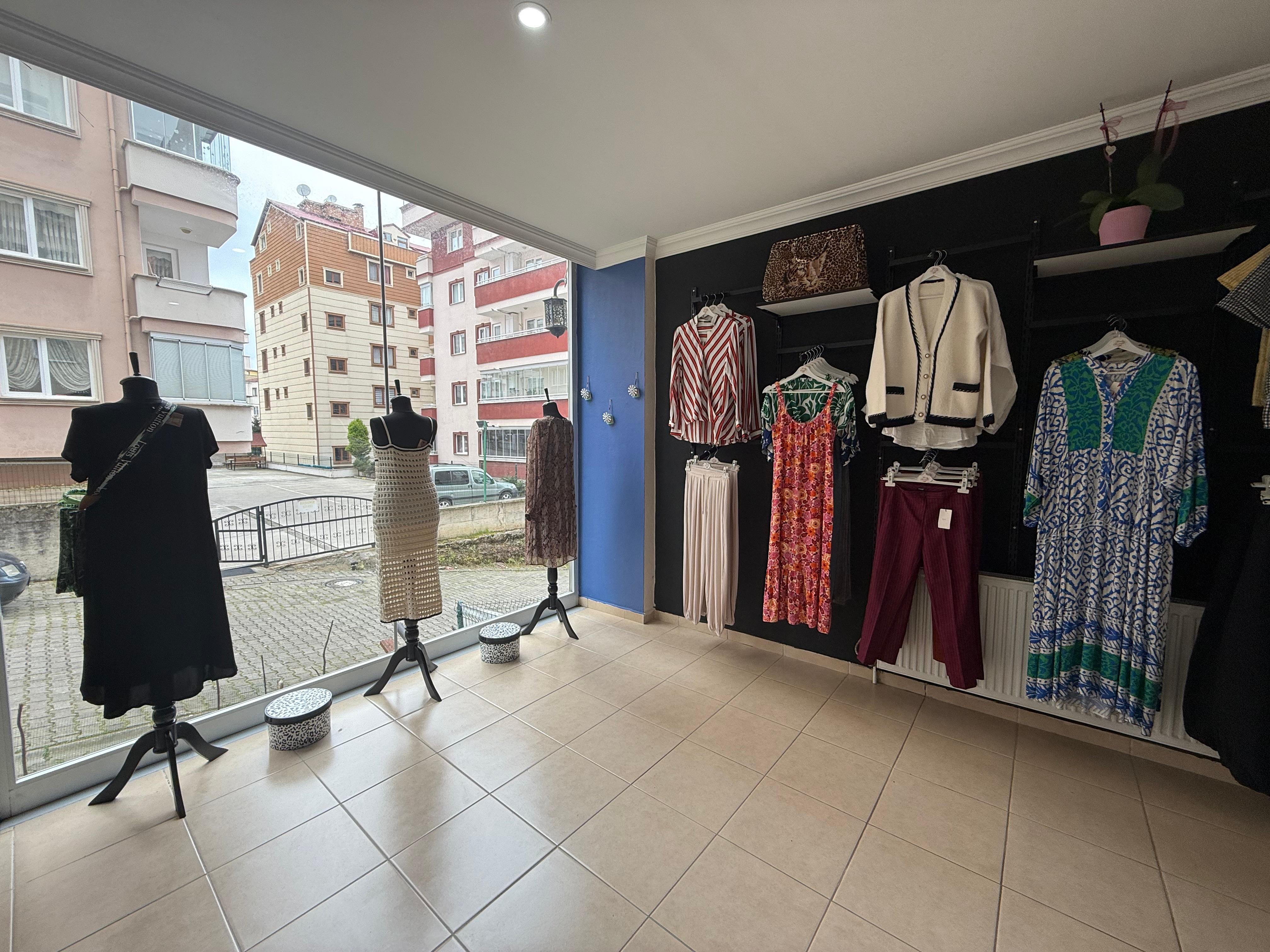 MABEL'DEN AKCAABAT SOGUTLU'DE DEVREN KIRALIK BUTIK